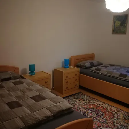 Mit Balkon 1.og Apartament